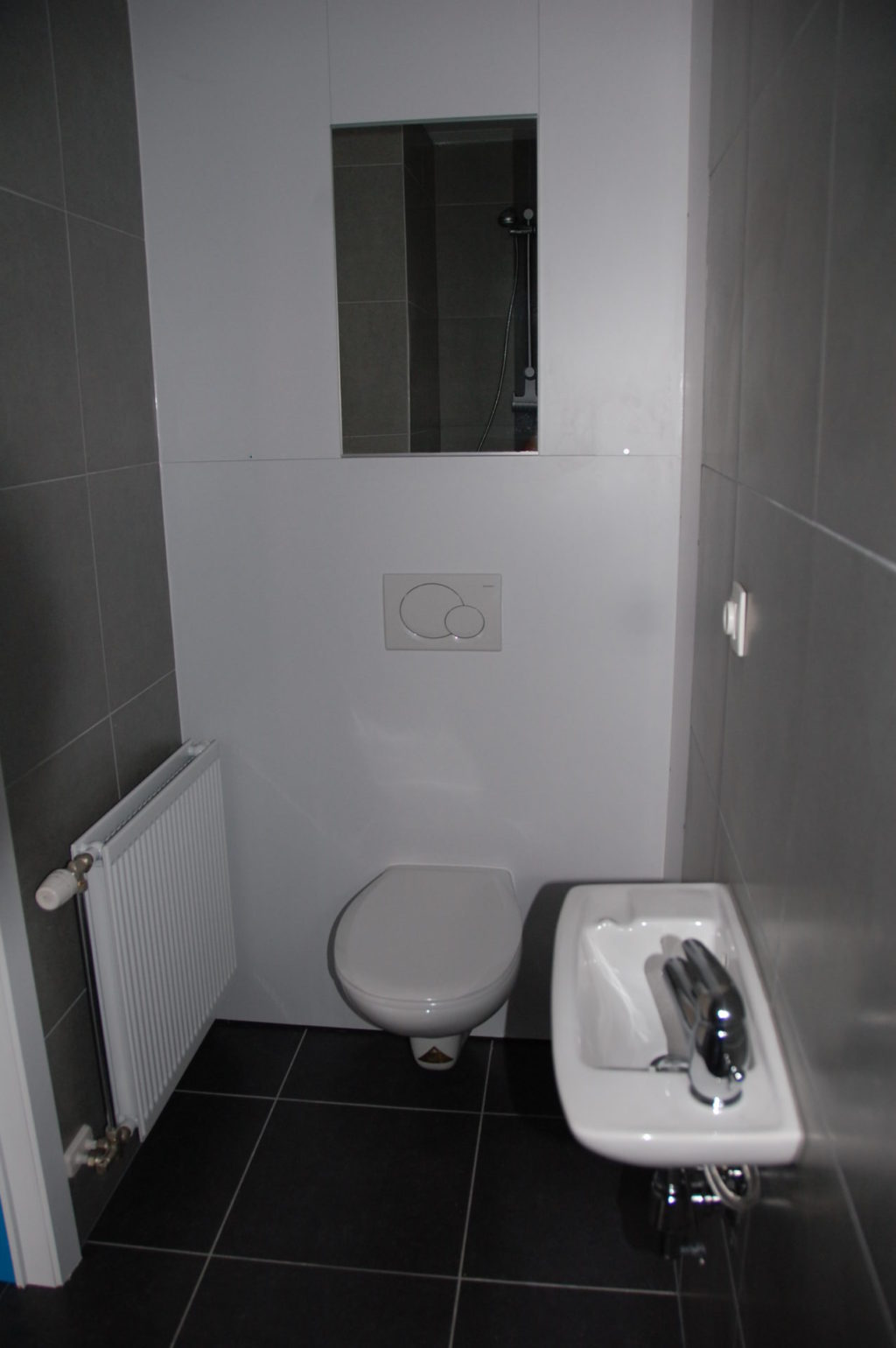 Sint-Jozefsstraat 30 - Kamer 13 - Toilet en lavabo