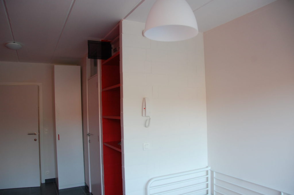 Sint-Jozefsstraat 30 - Kamer 4 - Deur kamer, deur badkamer en kast